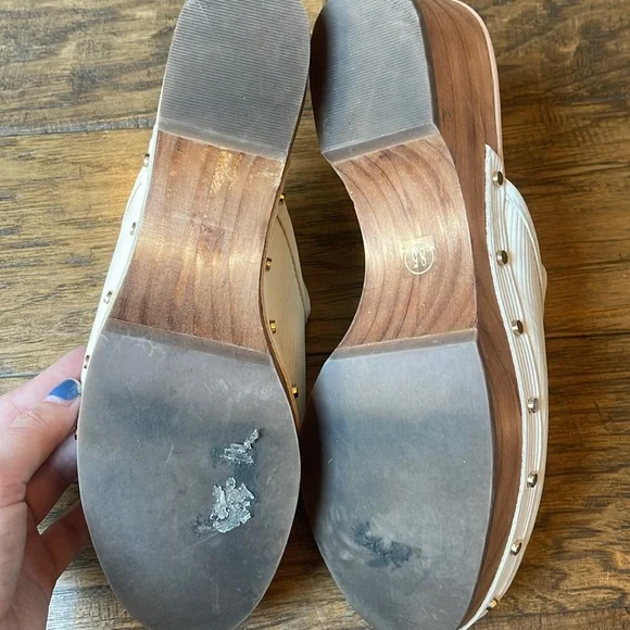 Dolce Vita Beige Mules with Wooden Platform - Picture 4 of 6